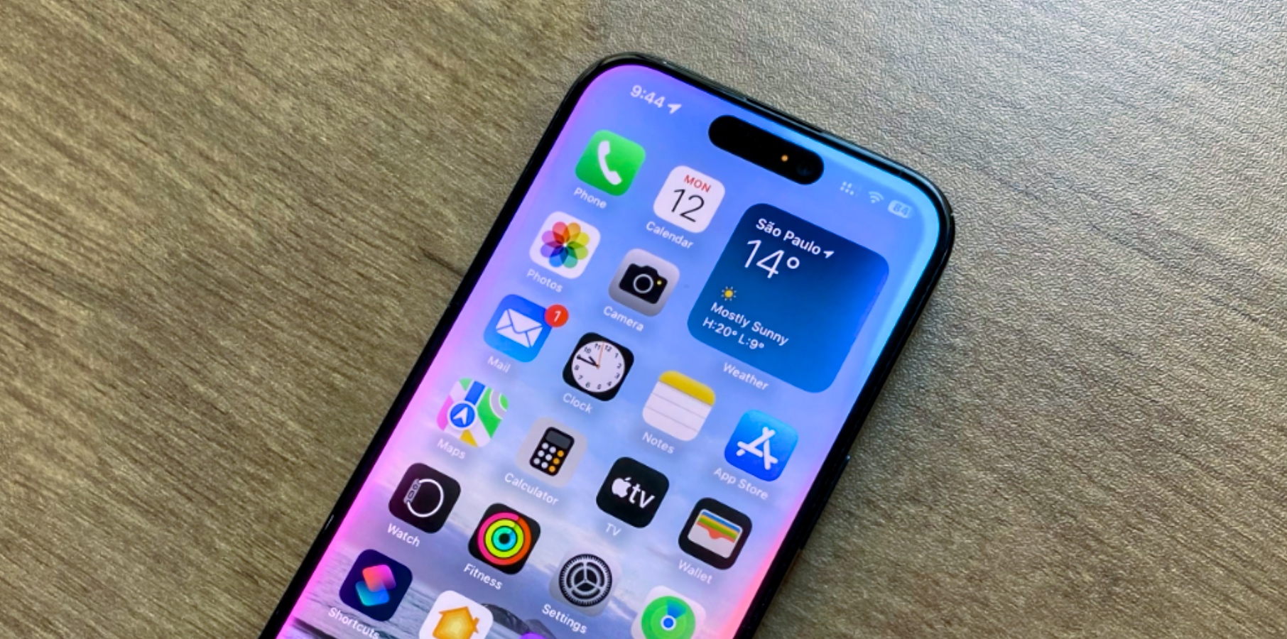 تم الكشف عن تكامل ChatGPT مع Siri قبل الإصدار التجريبي من iOS 18.2