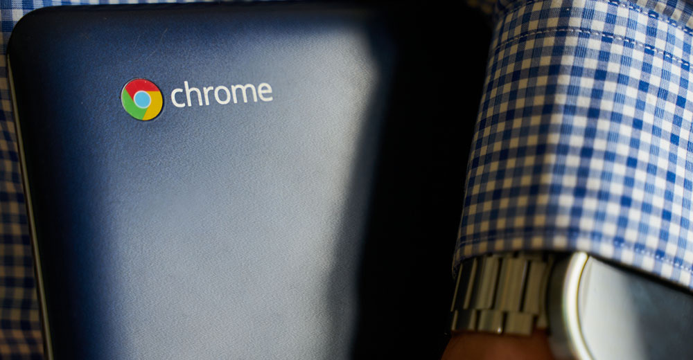 كيف تعمل أدوات Chromebook على تعزيز الأمن السيبراني في المدارس