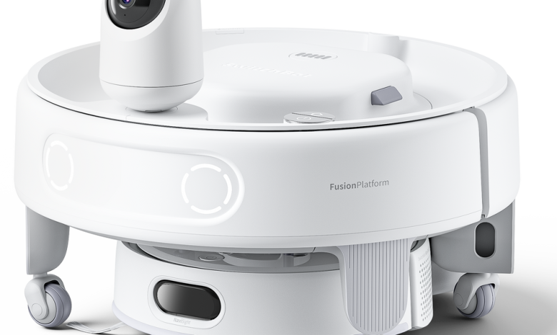 SwitchBot K20+ Pro Modular Home Robot في معرض CES