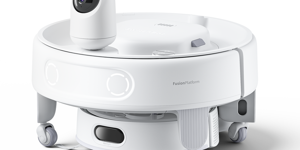 SwitchBot K20+ Pro Modular Home Robot في معرض CES SwitchBot K20+ Pro Modular Home Robot في معرض CES