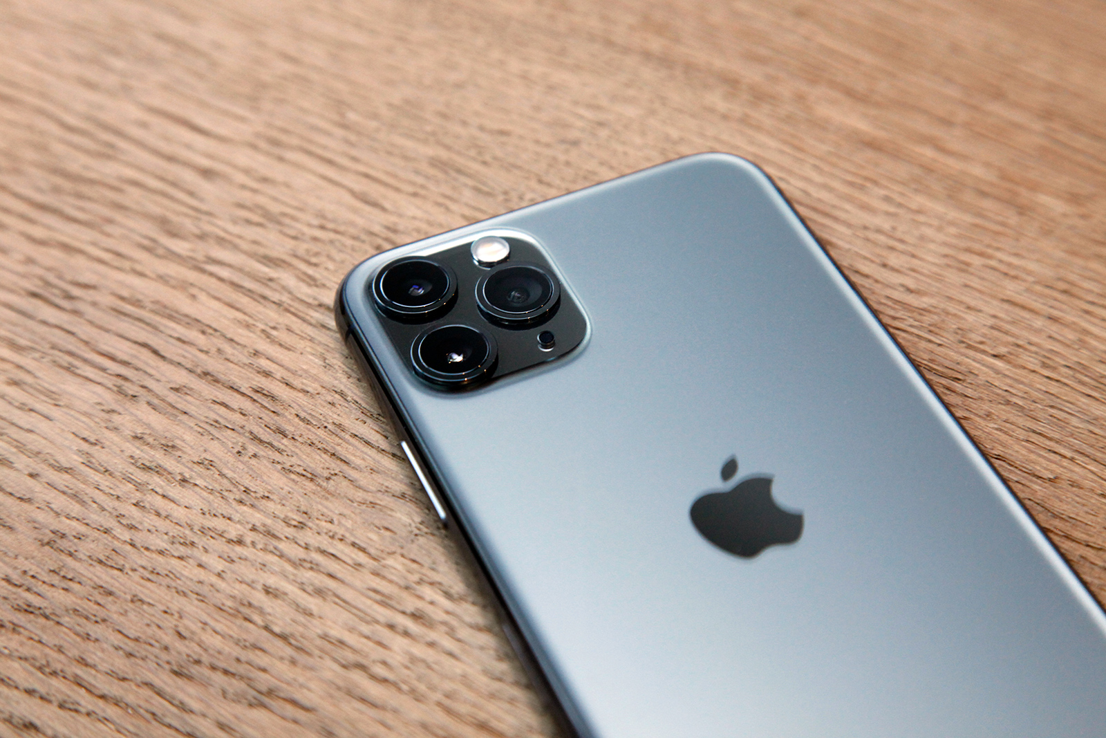 يمكن لمستخدمي iPhone 11 تنزيل إصدار iOS 18.3 جديد الآن يمكن لمستخدمي iPhone 11 تنزيل إصدار iOS 18.3 جديد الآن