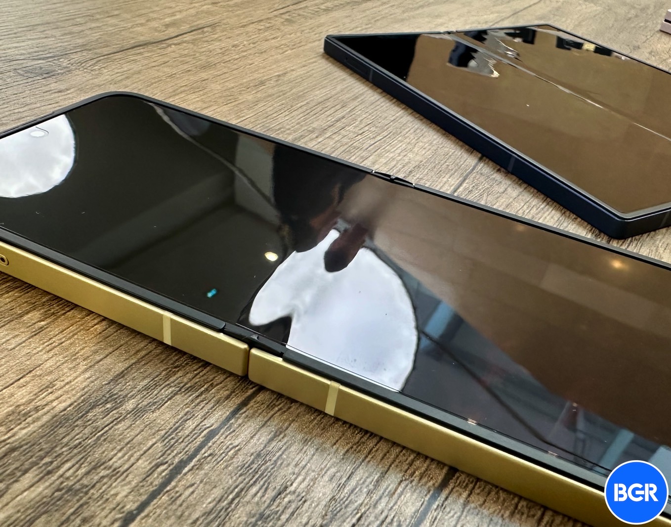 طية iPhone مع عدم وجود تجعد هي أولوية Apple القصوى طية iPhone مع عدم وجود تجعد هي أولوية Apple القصوى