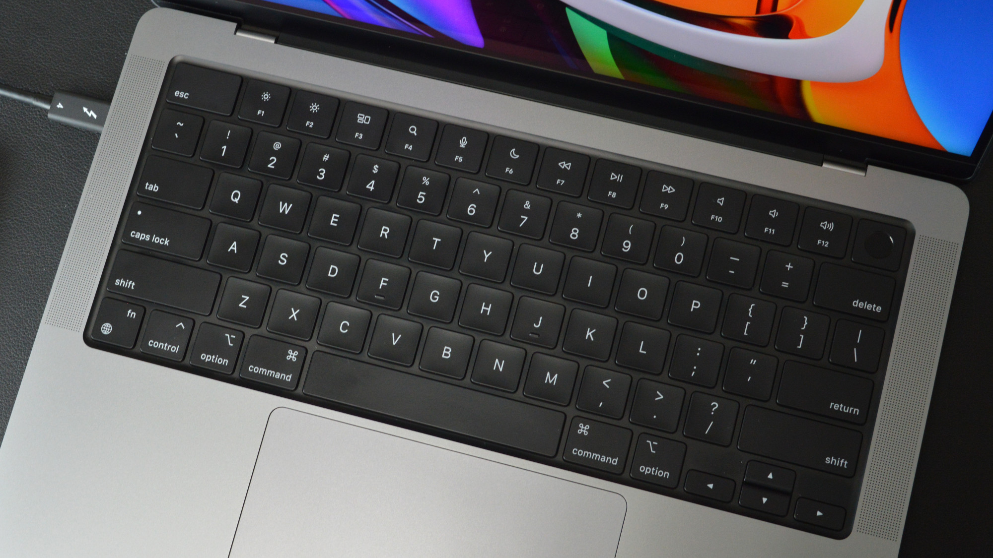 تعمل Apple على إعادة تصميم كبيرة للوحة مفاتيح MacBook الخاصة بها تعمل Apple على إعادة تصميم كبيرة للوحة مفاتيح MacBook الخاصة بها