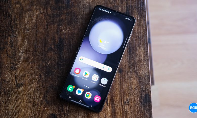 قد لا يتم إطلاق iPhone القابل للطي من Apple بمجرد أن يقول الناس